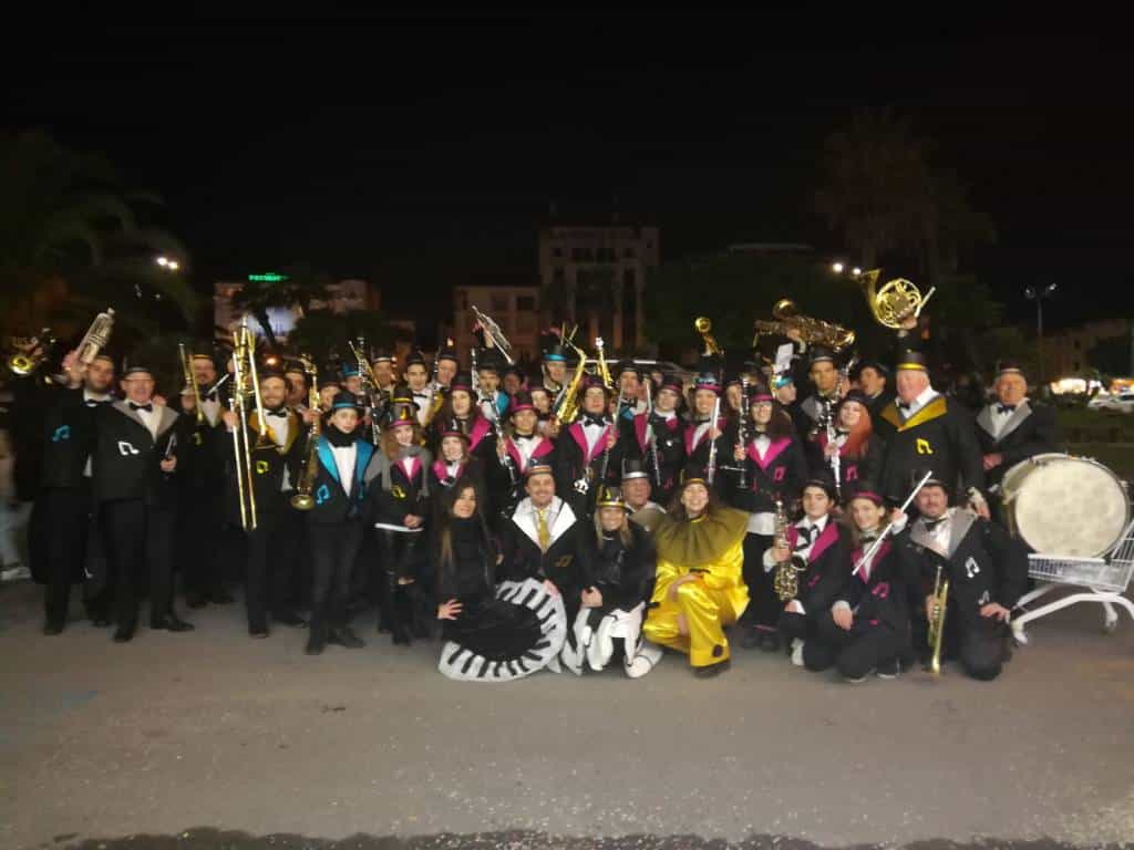 banda la marinara seduti
