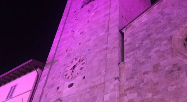 La torre civica diventa viola per la giornata per l&#8217;epilessia