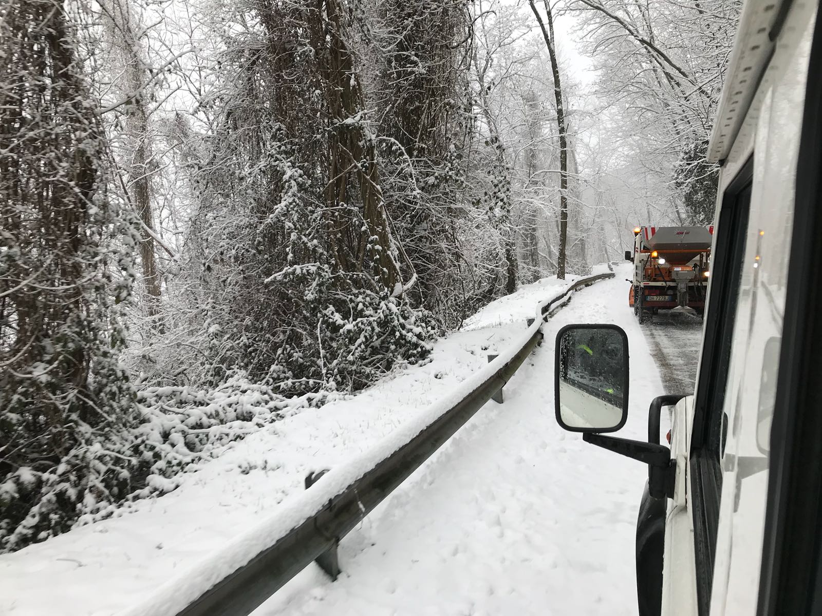 Catene a bordo e pneumatici da neve, dal 15 novembre scatta l’obbligo