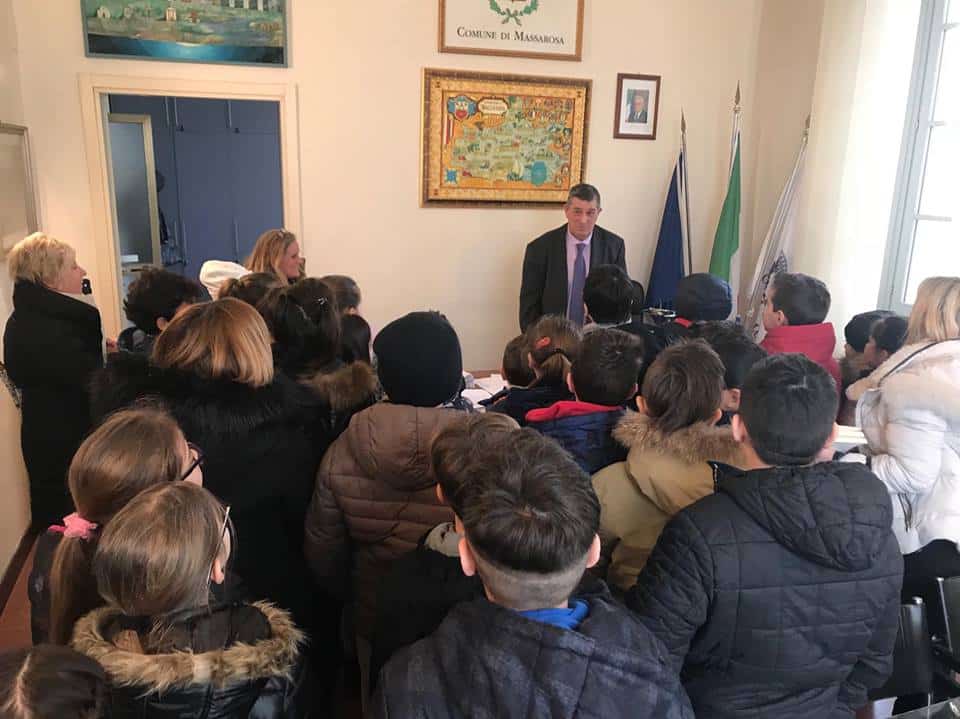 Le classi quarte della primaria di Massarosa in visita al Comune