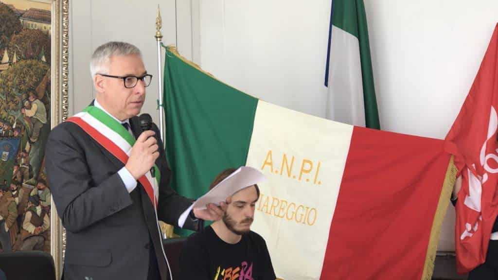 25 Aprile viareggio