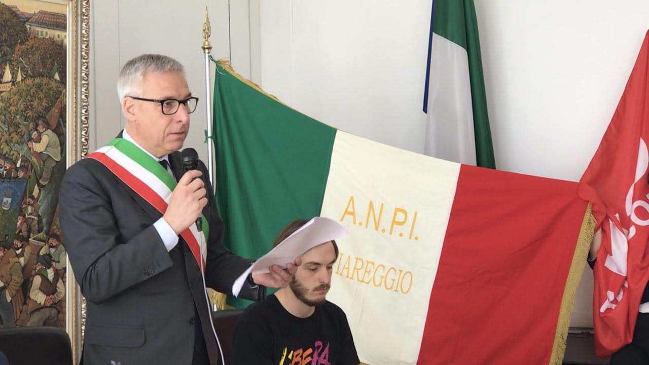 25 Aprile viareggio