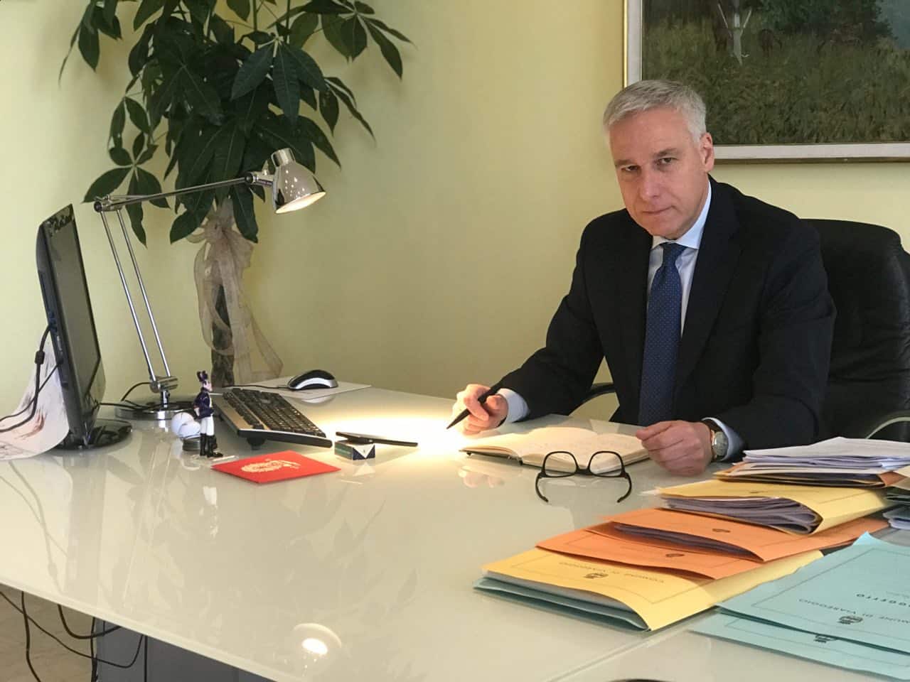 Gatti, il sindaco presenta denuncia per gli attacchi ricevuti: “L’ordinanza è a tutela dei bimbi”