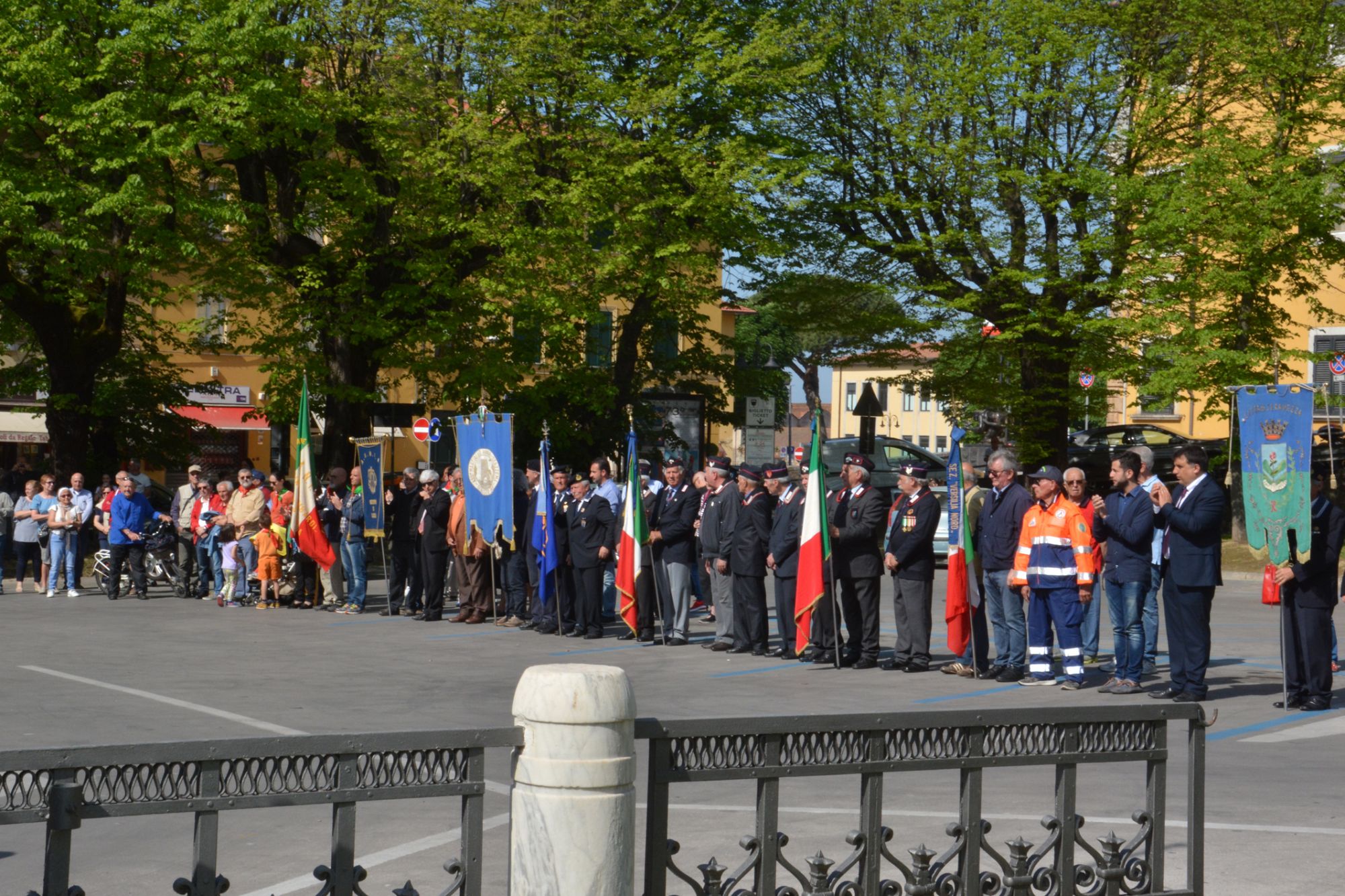 A Pietrasanta tanta partecipazione per il 25 aprile