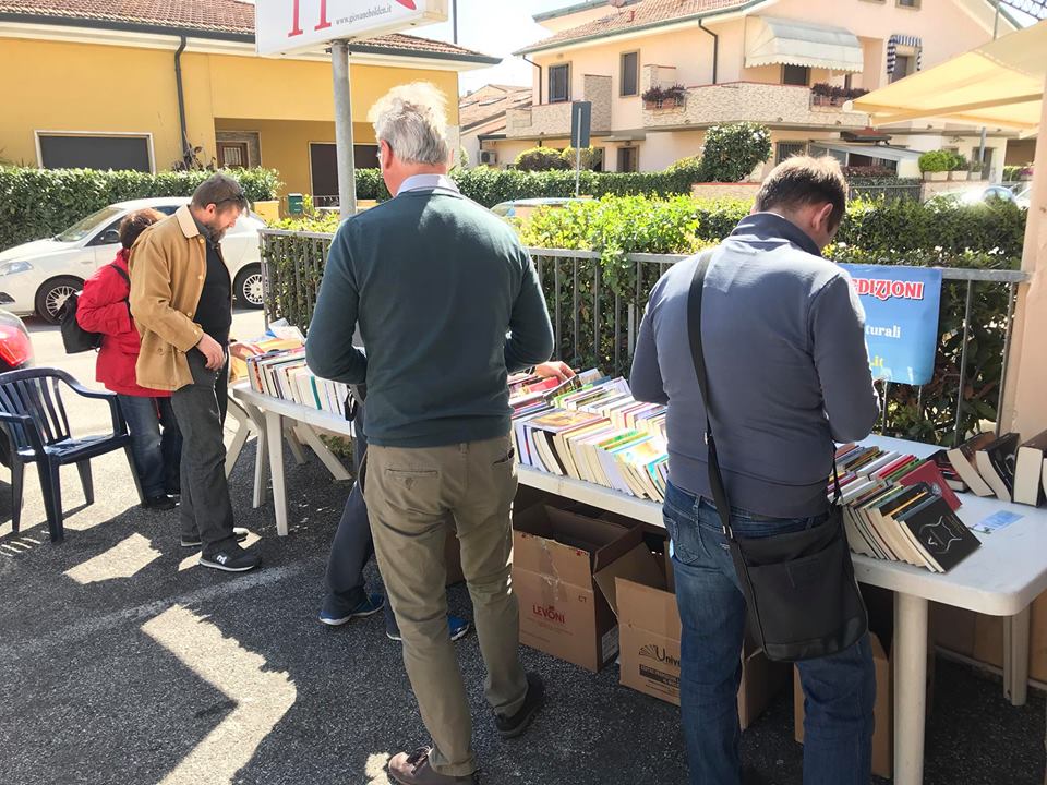 Successo a Viareggio per “Leggere giova gravemente alla salute”