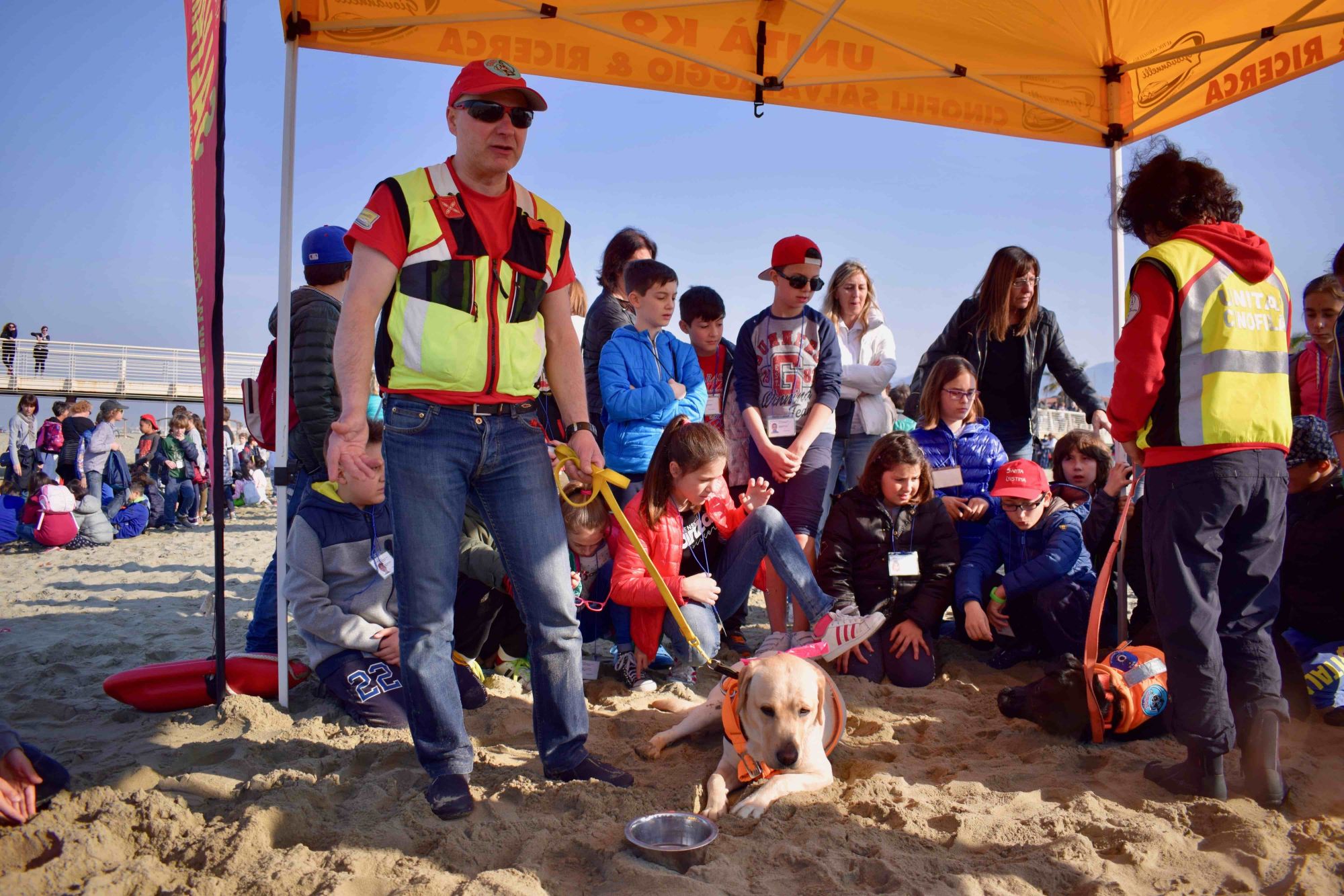 Papà ti salvo io, giornata in spiaggia per centinaia di bambini