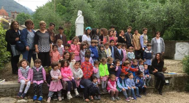 I bambini della Scuola dell’infanzia Dêlatre in visita a Casa Carducci