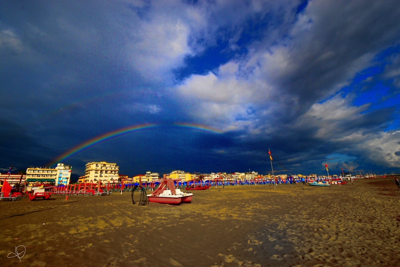 Arcobaleno sulla spiaggia