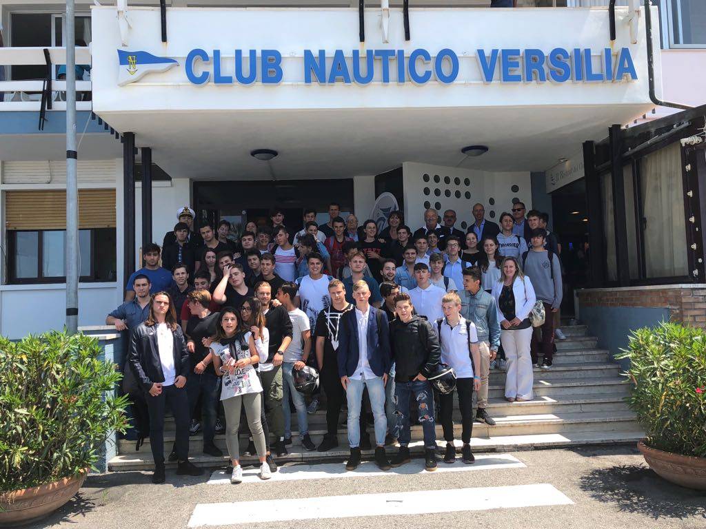 Tutti i partecipanti e gli organizzatori