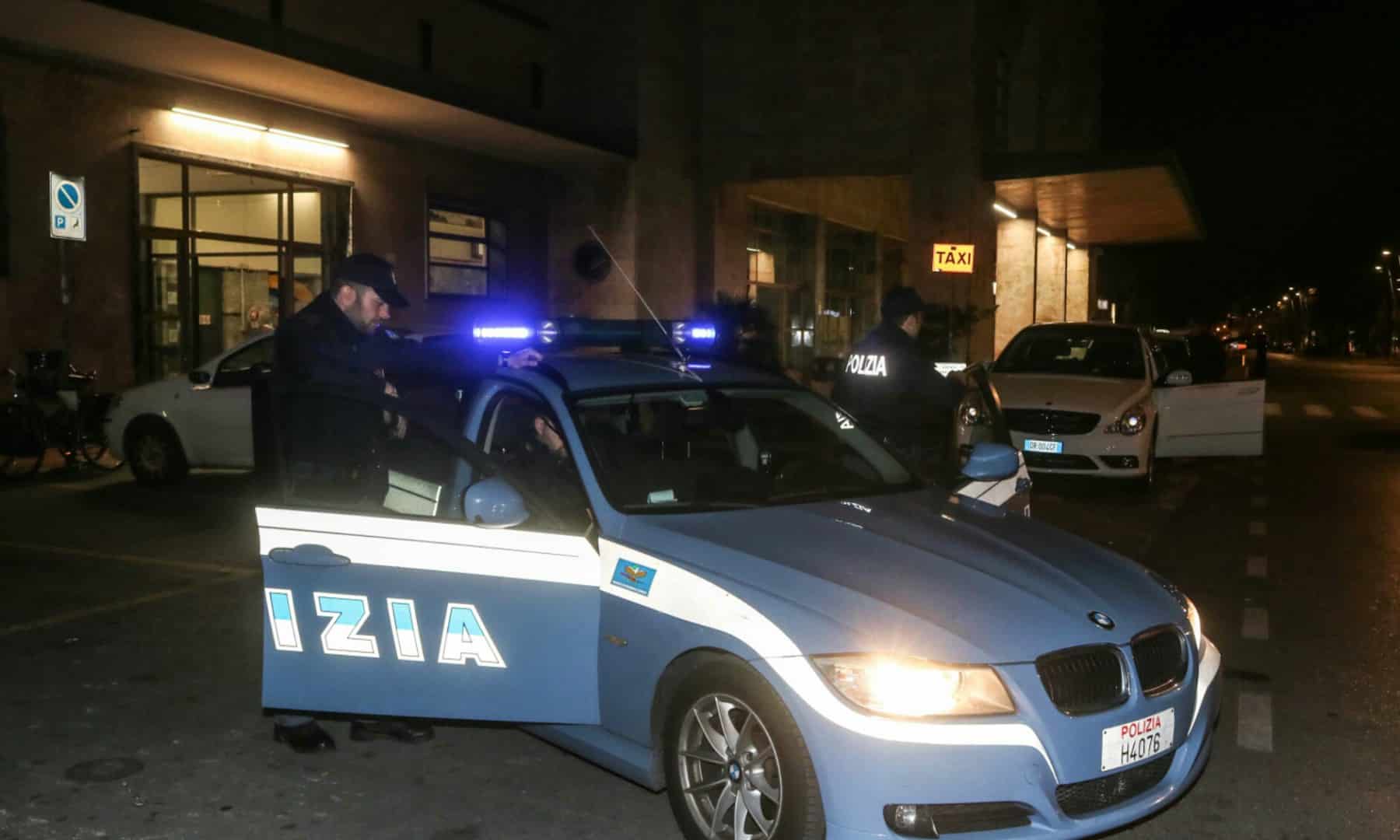 Tenta di suicidarsi alla Stazione di Viareggio, salvato dalla Polfer