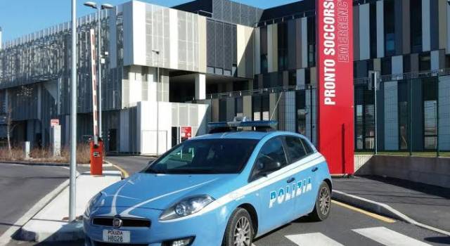 Un preservativo nel vassoio della cena servita all&#8217;ospedale San Luca di Lucca