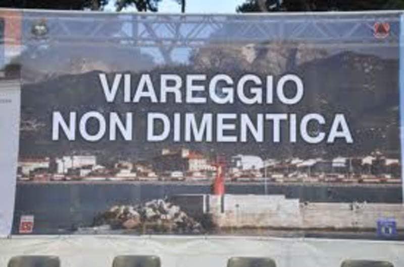 “Solidarietà ai familiari delle vittime della strage di Viareggio a cui è stato impedito di presidiare il palazzo di giustizia a Roma”