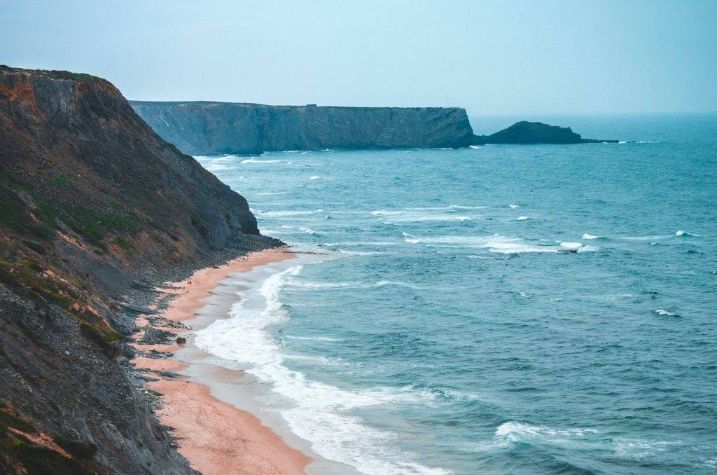 la costa dell'algarve in portogallo
