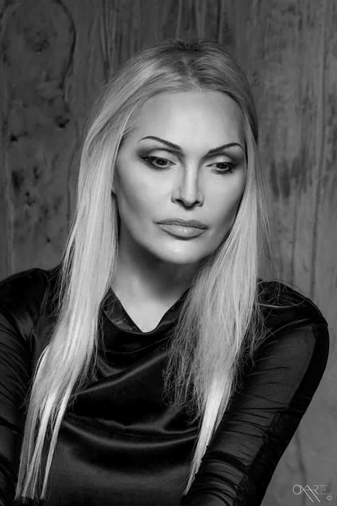 Anna OXa 5 1