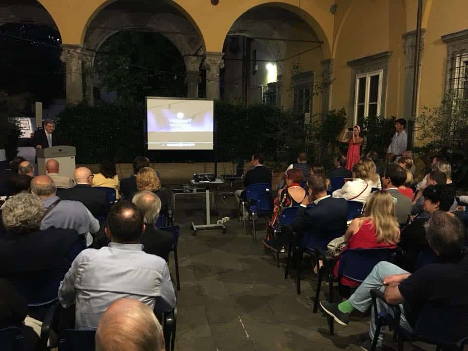 All’assemblea annuale di Confcommercio premiate le aziende storiche del commercio lucchese