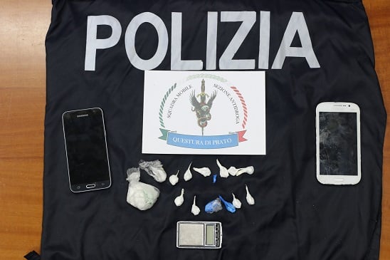 Spaccia cocaina nei locali, in manette un pusher