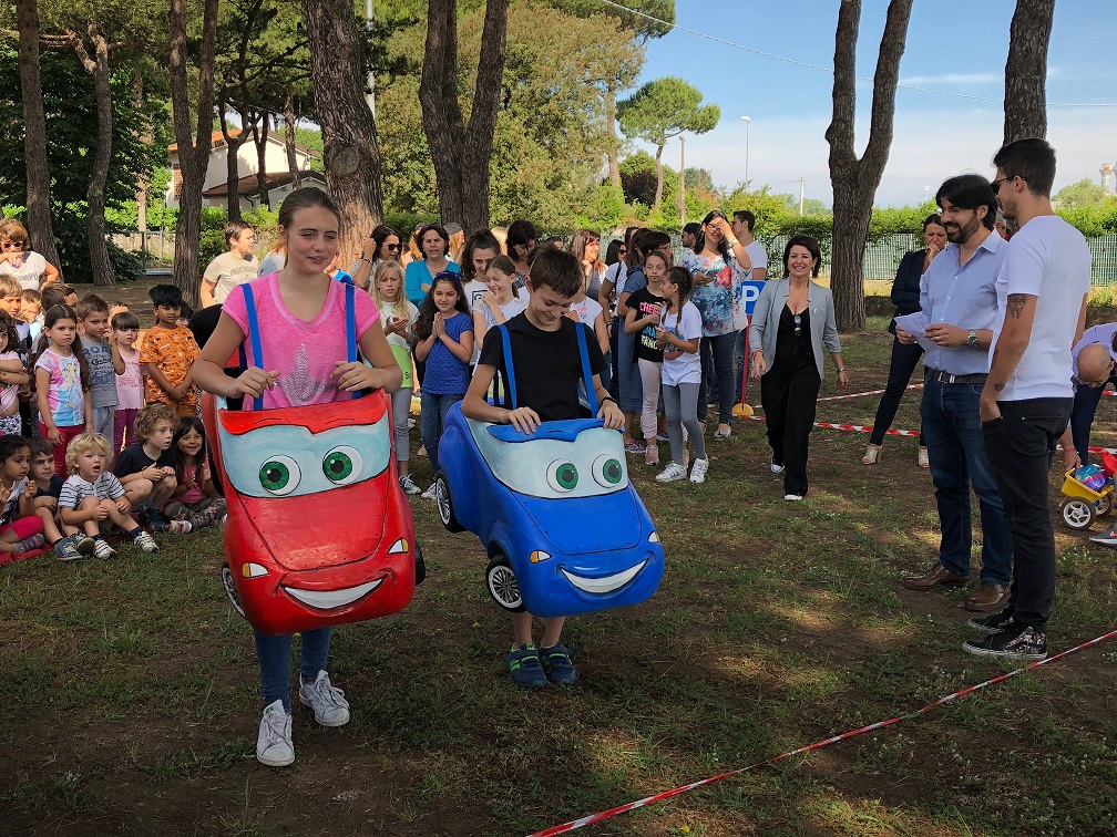A Viareggio si impara l’educazione stradale ricordando il sorriso di Elisa Pezzini