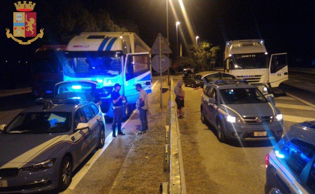 Operazione della Polizia di Stato contro alcol e droga in autostrada: nel mirino anche TIR e bus