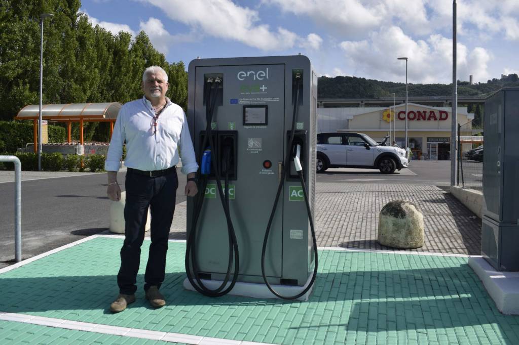 colonnina enel conad massarosa