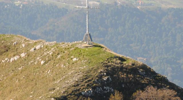 Sarà restaurata la croce che dal 1968 sovrasta il monte Prana