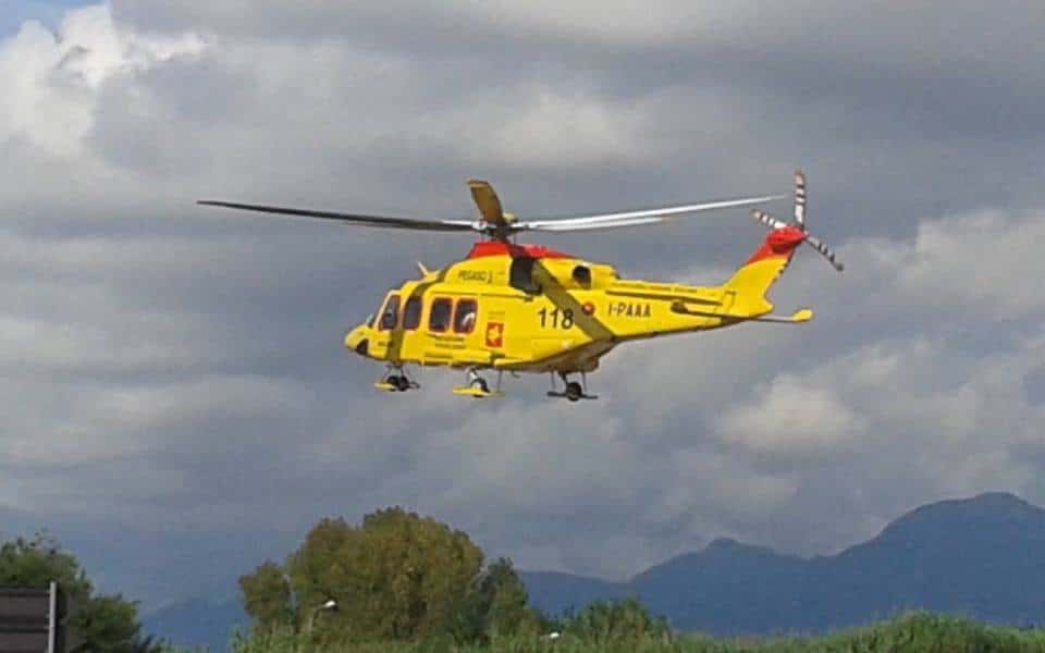 Pegaso sui cieli di Stazzema, bimbo ferito portato al Meyer