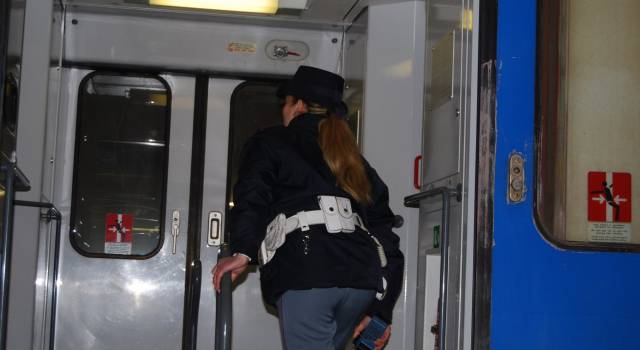 Ladro di bagagli sul treno arrestato dalla Polfer