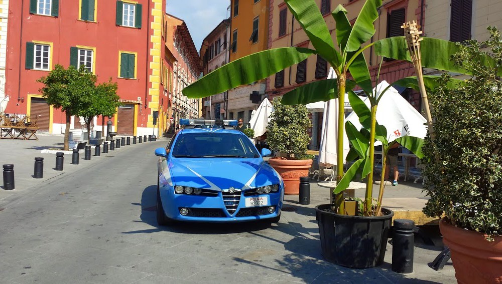 Controlli della Polizia e 3 arresti in flagrante: denunciato un marocchino col foglio di via da Viareggio