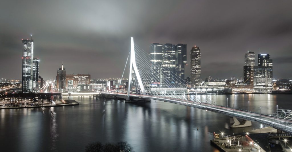 Rotterdam , skyline sul fiume Maas