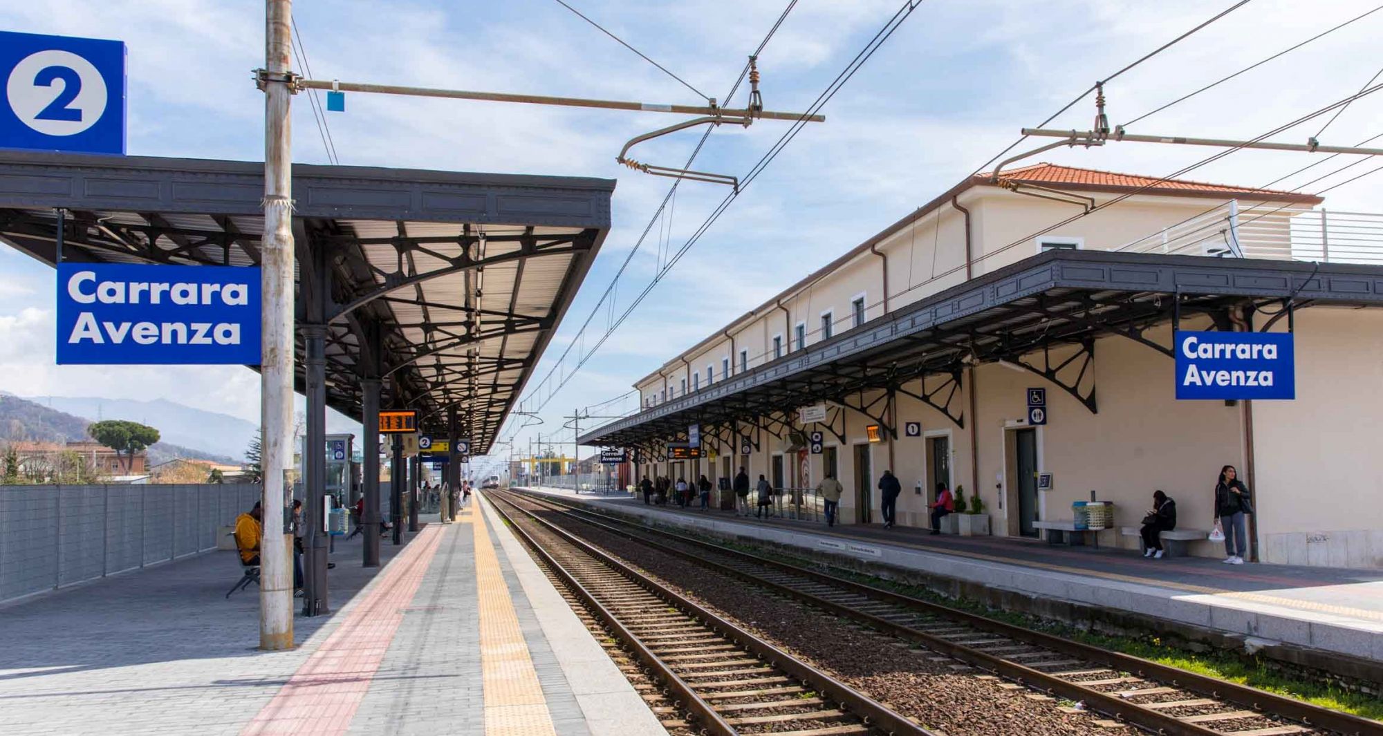 Nigeriano aggredisce gli agenti in Stazione e li morde: arrestato