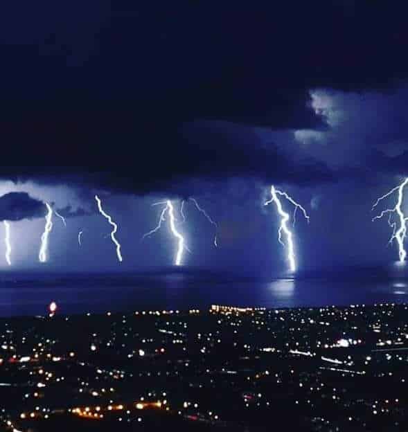 Temporali, grandinate e colpi di vento: torna il maltempo in Toscana