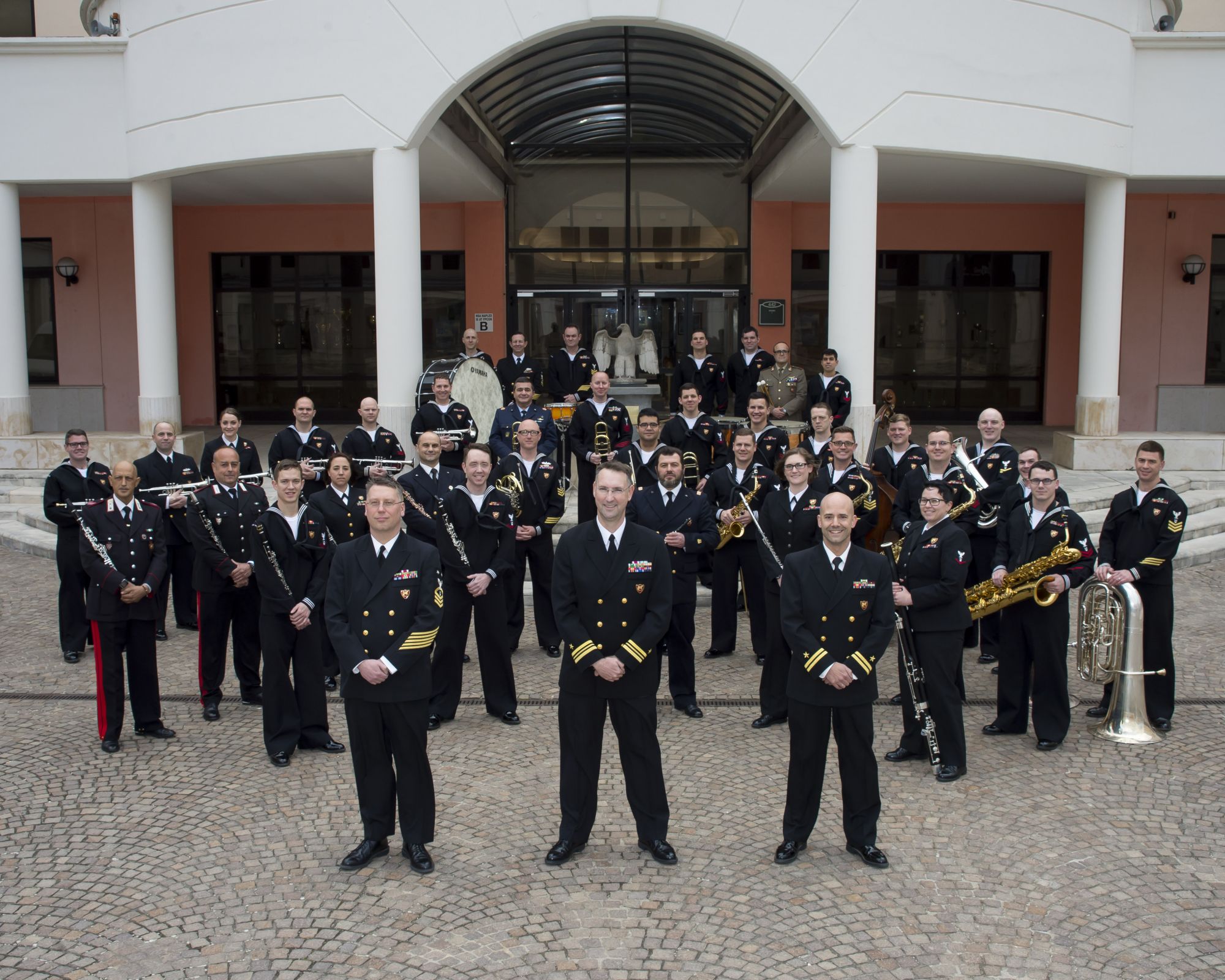 Sul piazzale Belvedere di Torre del Lago concerto della Banda Nato