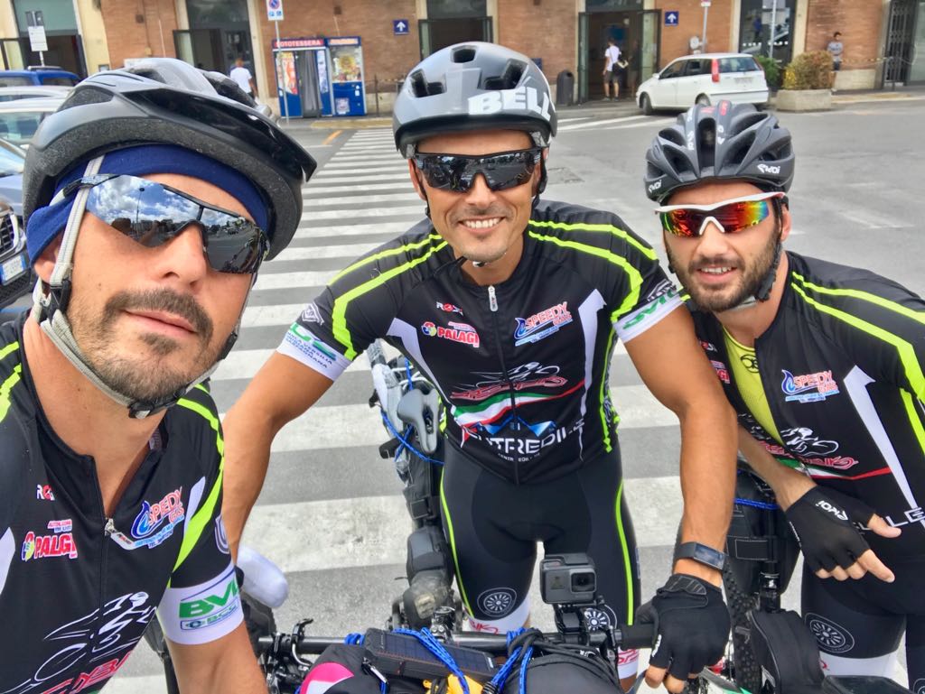 Carabinieri ciclisti: 50 ore di pedalata