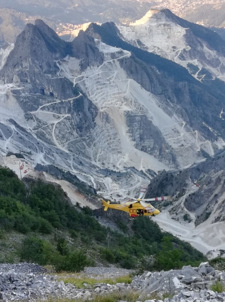 Turista belga cade sulle Apuane e muore