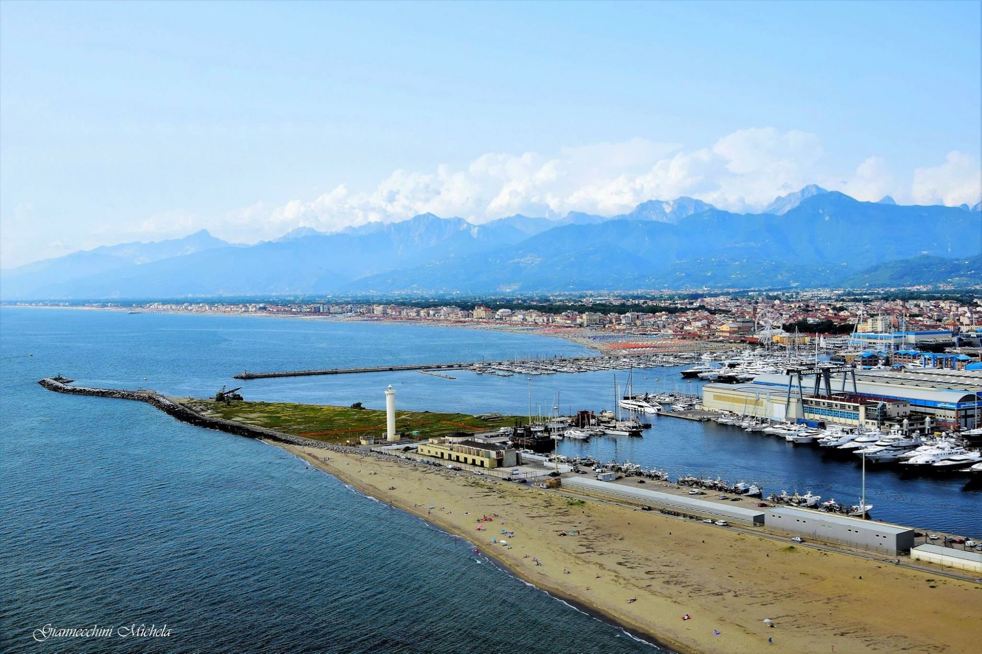 Qualità dell’aria a Viareggio: “Subito un consiglio comunale straordinario con Asl, Arpat e associazioni”