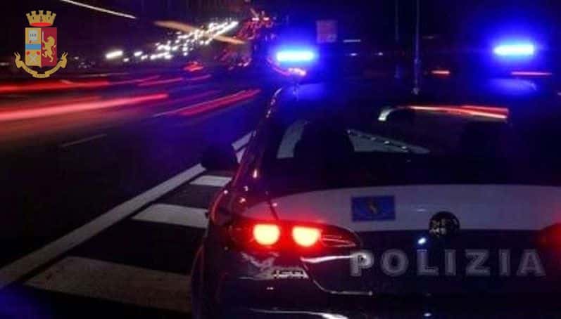 Esibisce la patente falsa alla Polstrada: arrestato in A/1