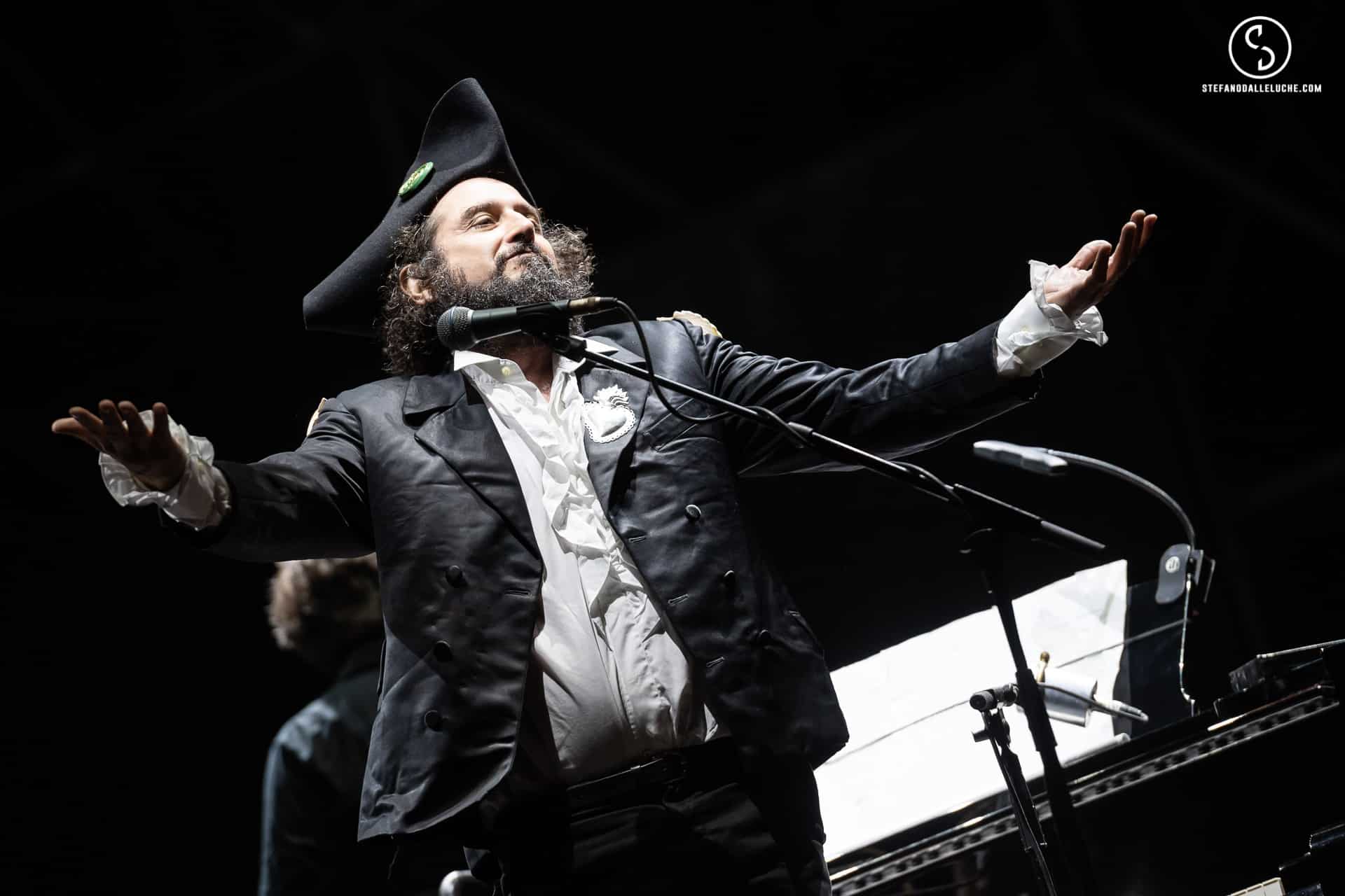 Vinicio Capossela Si è Spento Il Sole