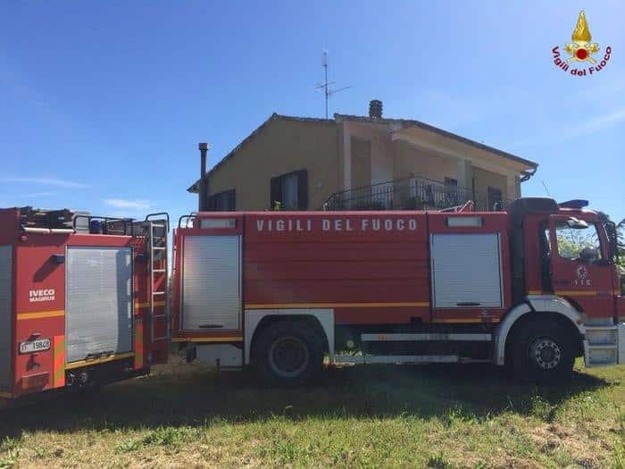 Cade col deltaplano, soccorso dai Vigili del Fuoco