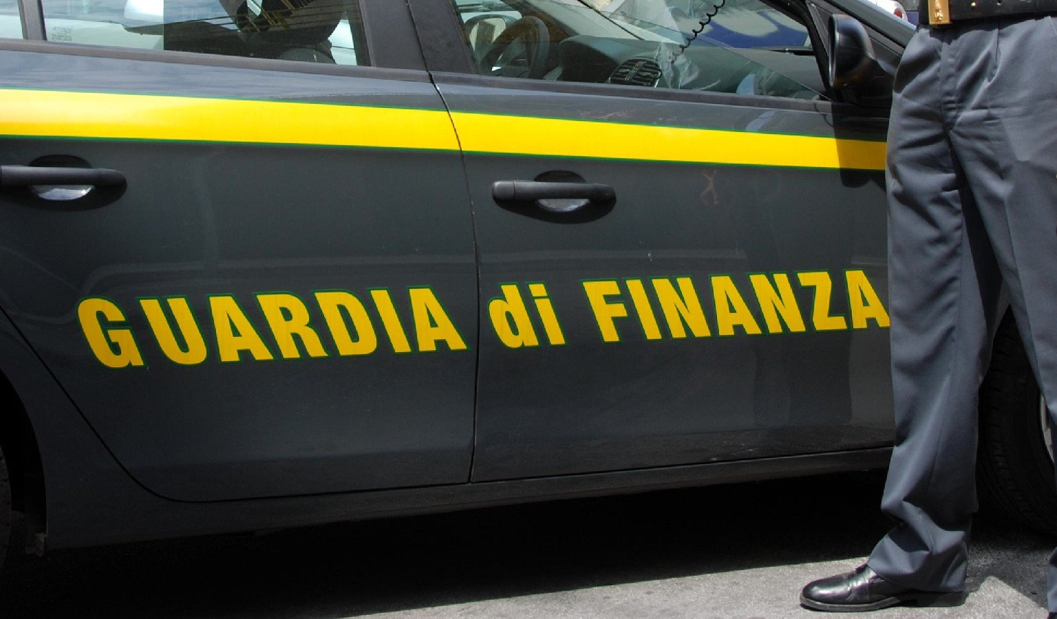 Prodotti di Natale non sicuri, sequestri della Guardia di Finanza a Viareggio