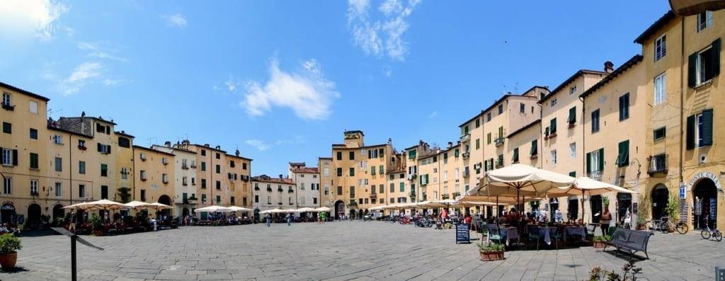 DoveVado - Lucca Piazza anfiteatro