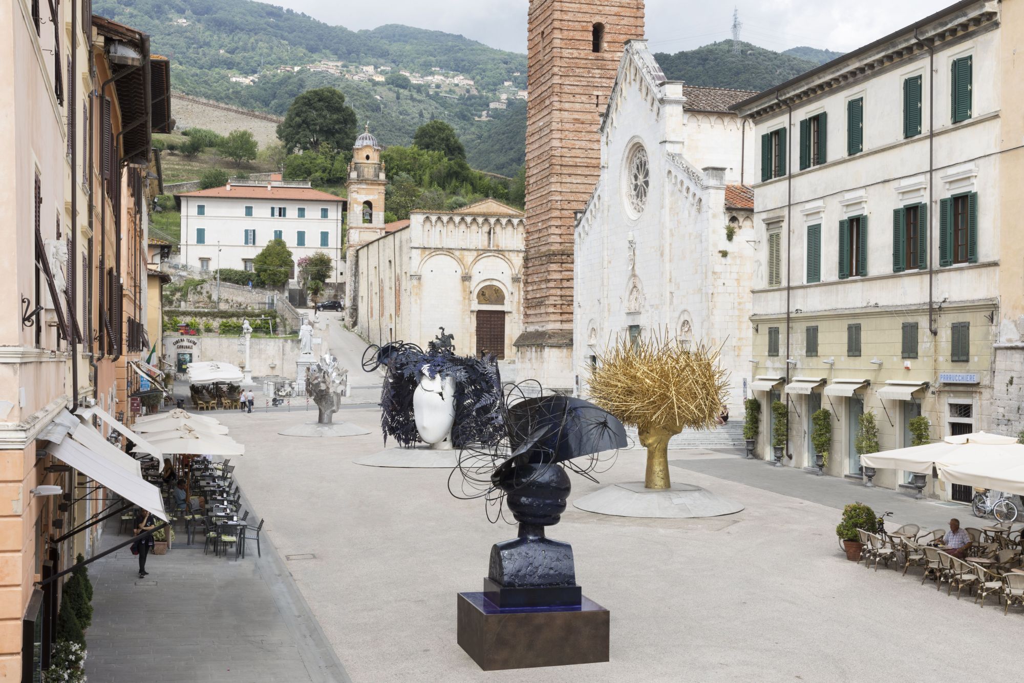 Valdés, la mostra che piace. Il maestro pronto a tornare a Pietrasanta