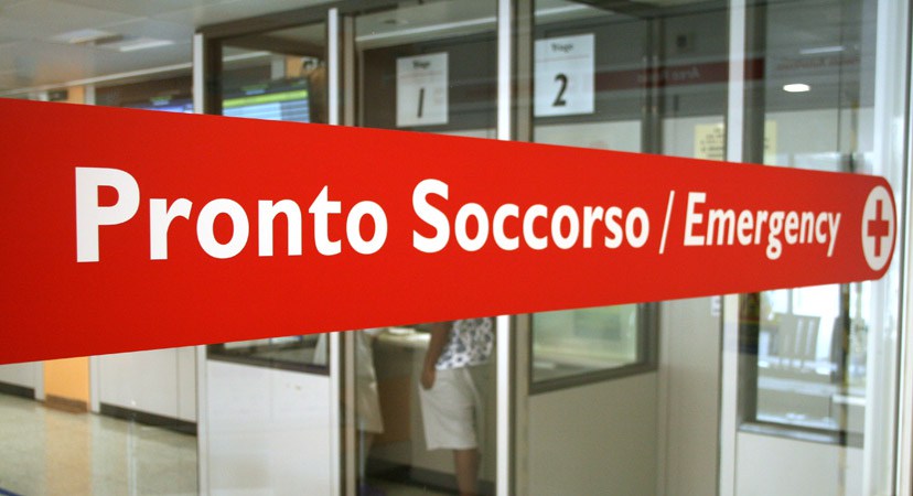 Danneggia il pronto soccorso, denunciato