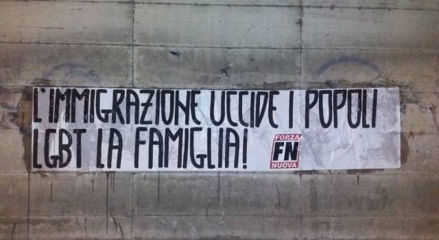 &#8220;L&#8217;immigrazione uccide i popoli, Lgbt la famiglia!&#8221;