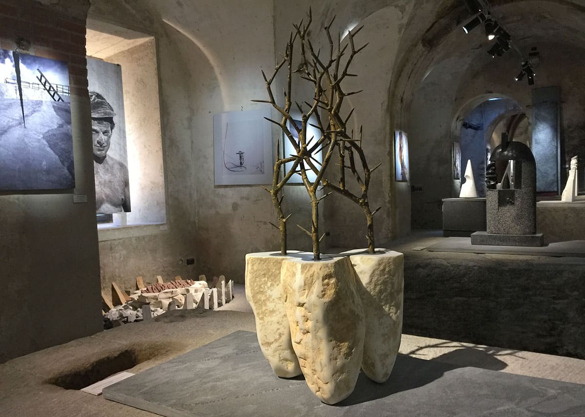 Le cave di marmo come opere d’arte: prosegue l’esposizione alla galleria della Fondazione Arkad a Seravezza