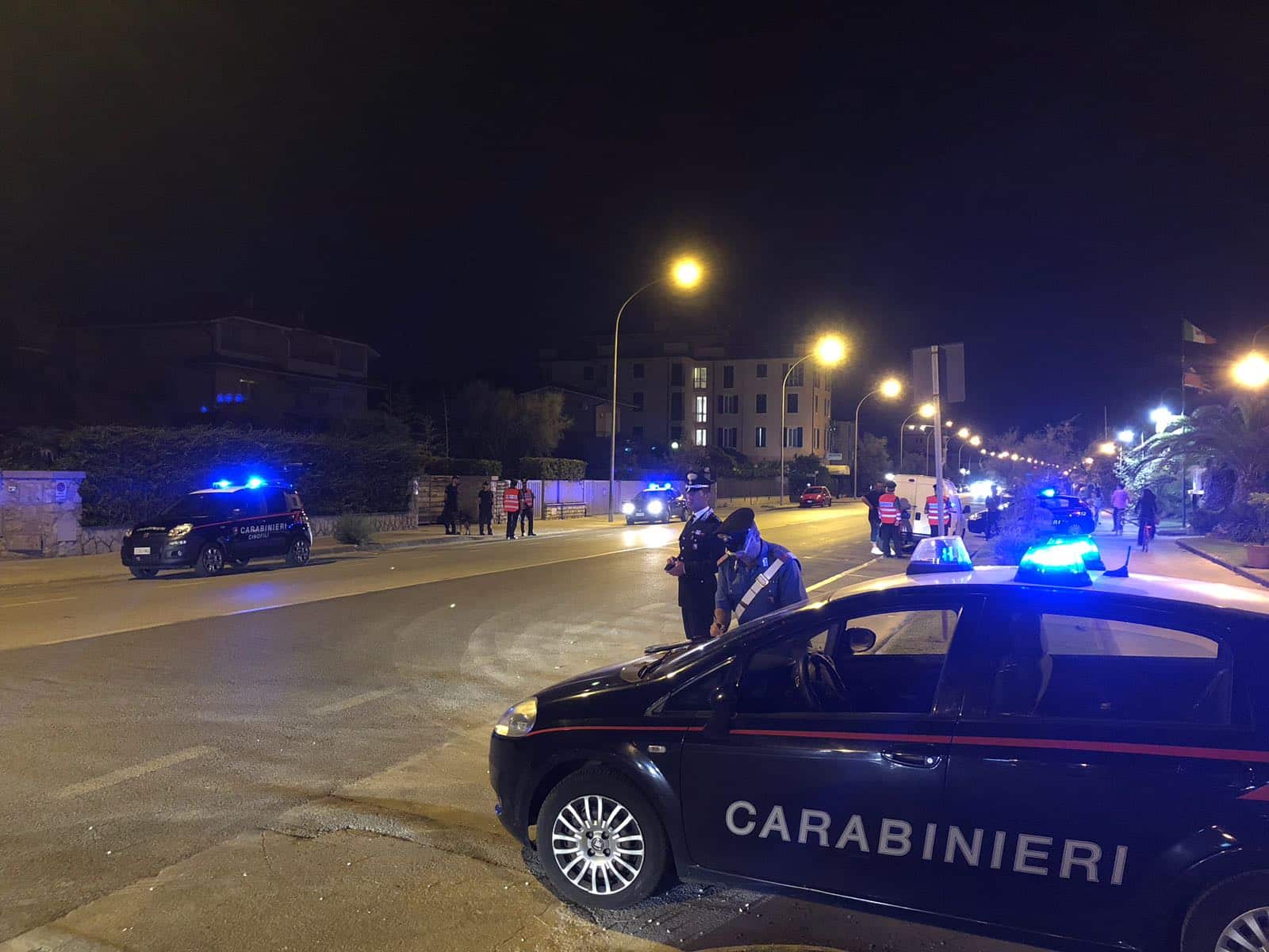 Evade dai domiciliari per andare al bar, arrestato a Massarosa