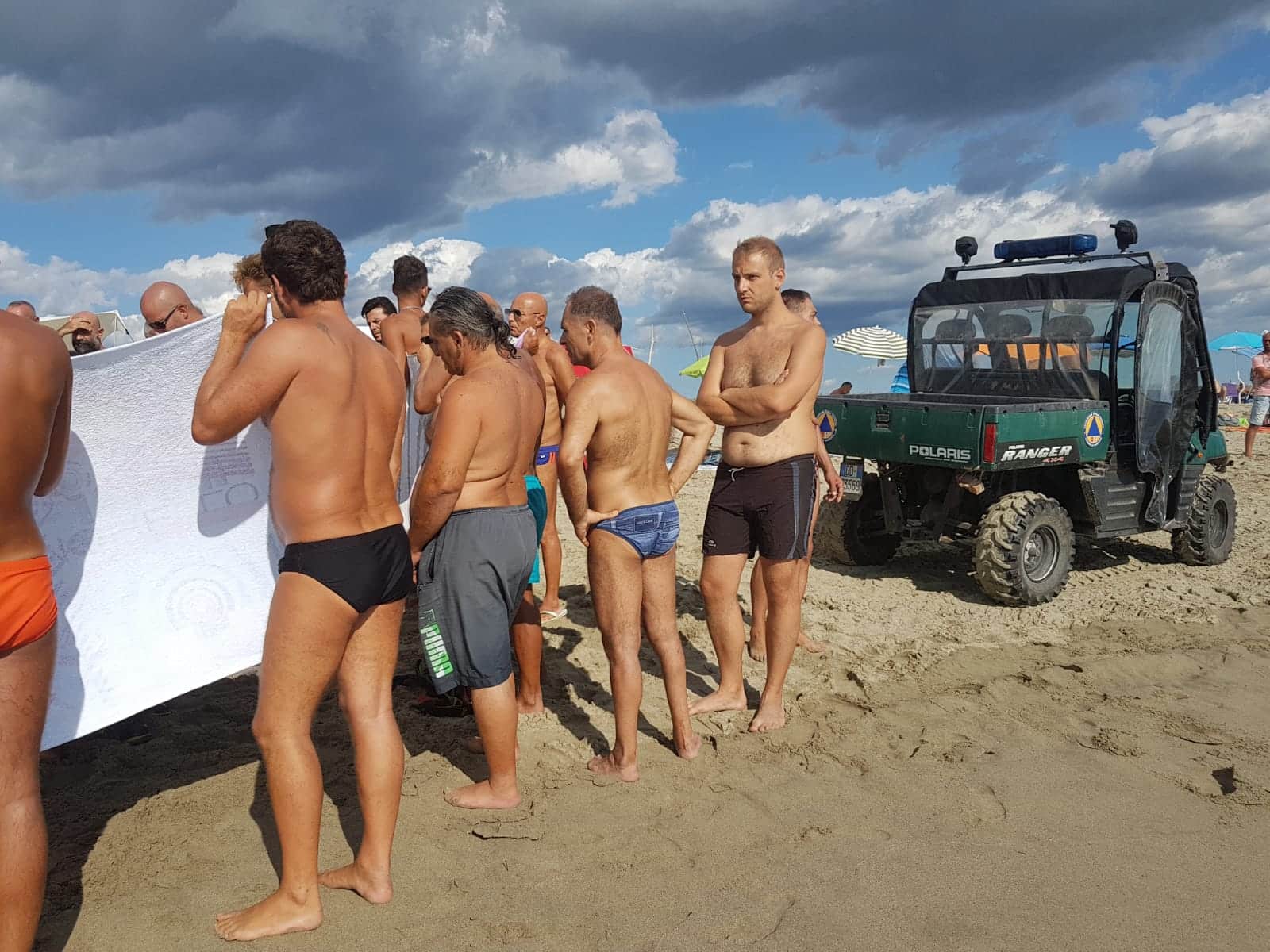 Muore alla Lecciona, la tragedia alla spiaggia libera - Versiliatoday.it