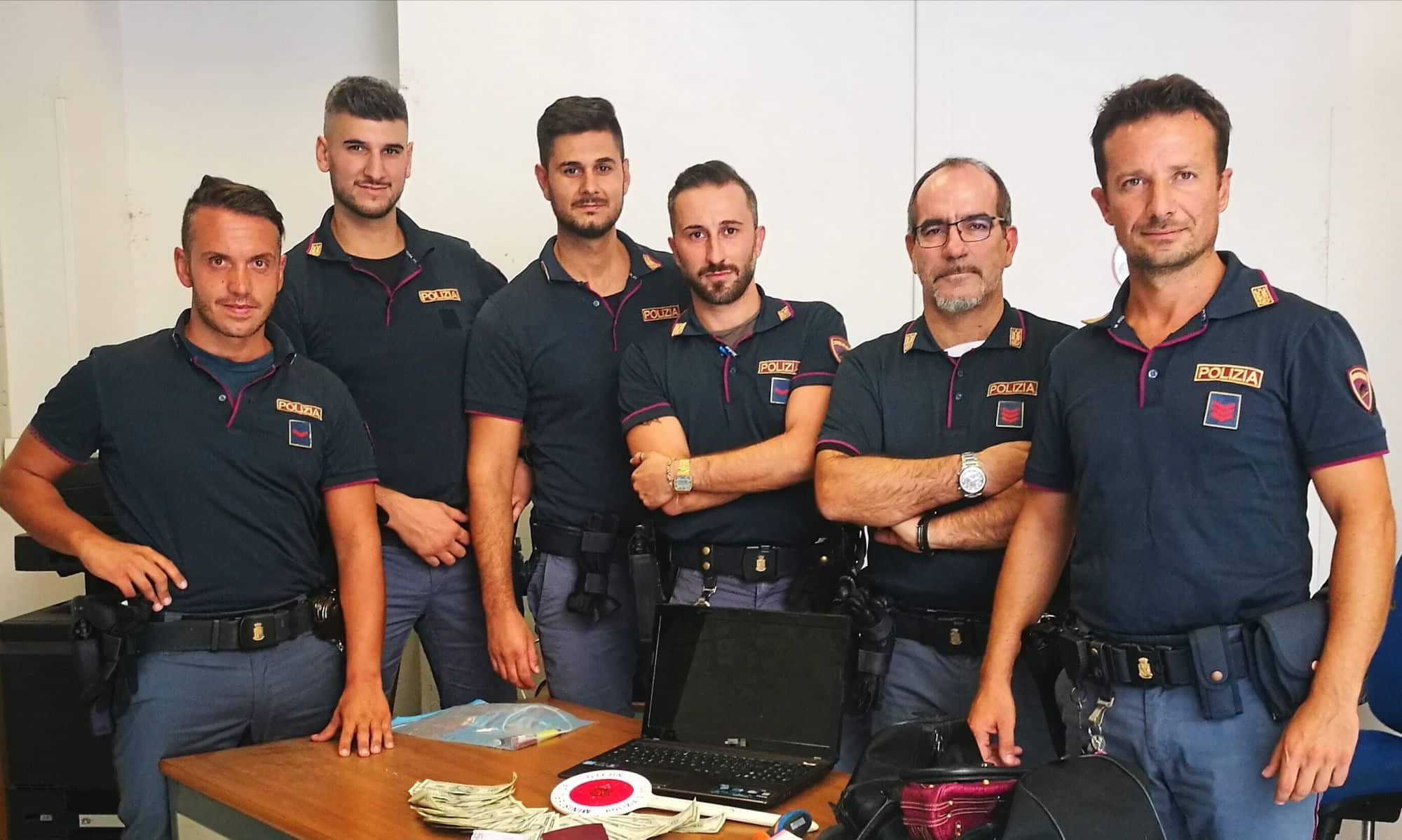 “Ladri acrobati” intrappolati nell’appartamento appena svaligiato: la polizia arresta tre uomini