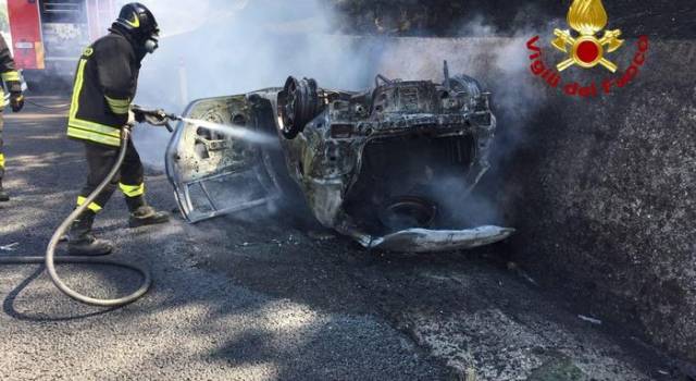 Tragedia in autostrada, l&#8217;auto si ribalta e prende fuoco: morti due coniugi
