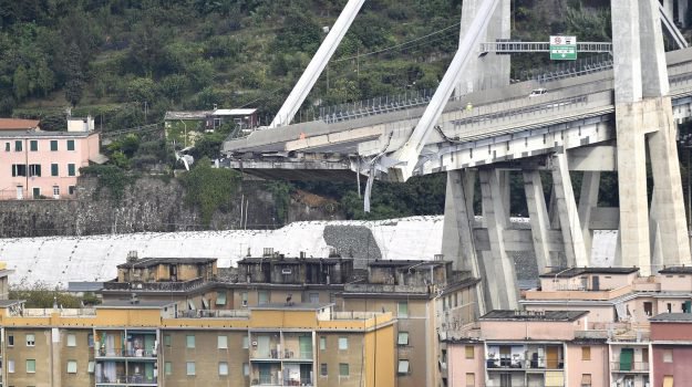 Raccolta fondi per le vittime del Ponte Morandi: Banca Carige stanzia 100mila euro