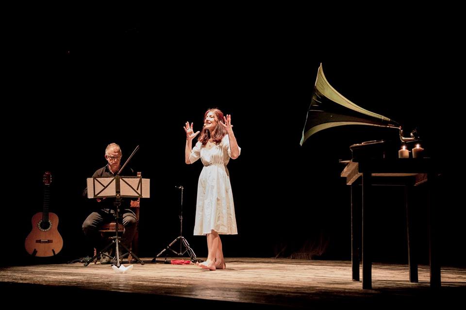 Elisabetta Salvatori presenta lo spettacolo “Piccolo come le stelle. La vita di Giacomo Puccini”