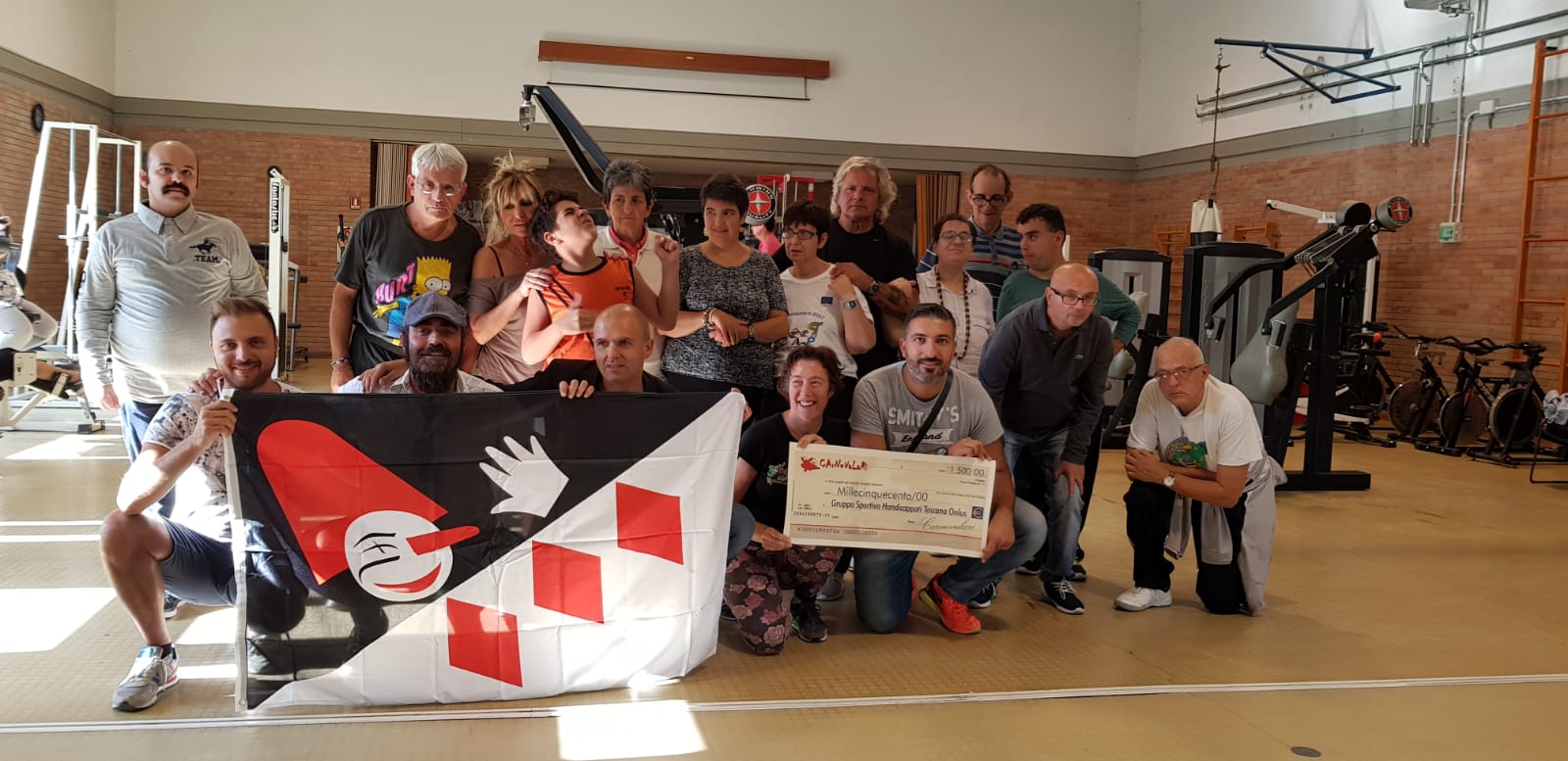 I Carnevalari donano 1500 euro al gruppo sportivo “Handicappati Toscana Onlus”